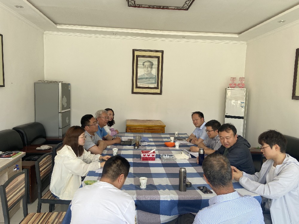 1687056552907840 兰州大学草地农业科技学院专家到三岔饲草牧草造种试验站(Z6尊龙凯时兰州)调研